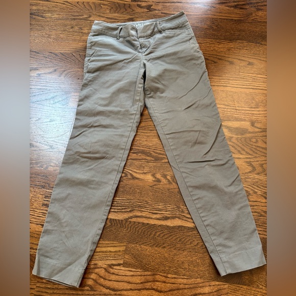 Old Navy Women’s Grey Pixie Pants - Picture 1 of 3